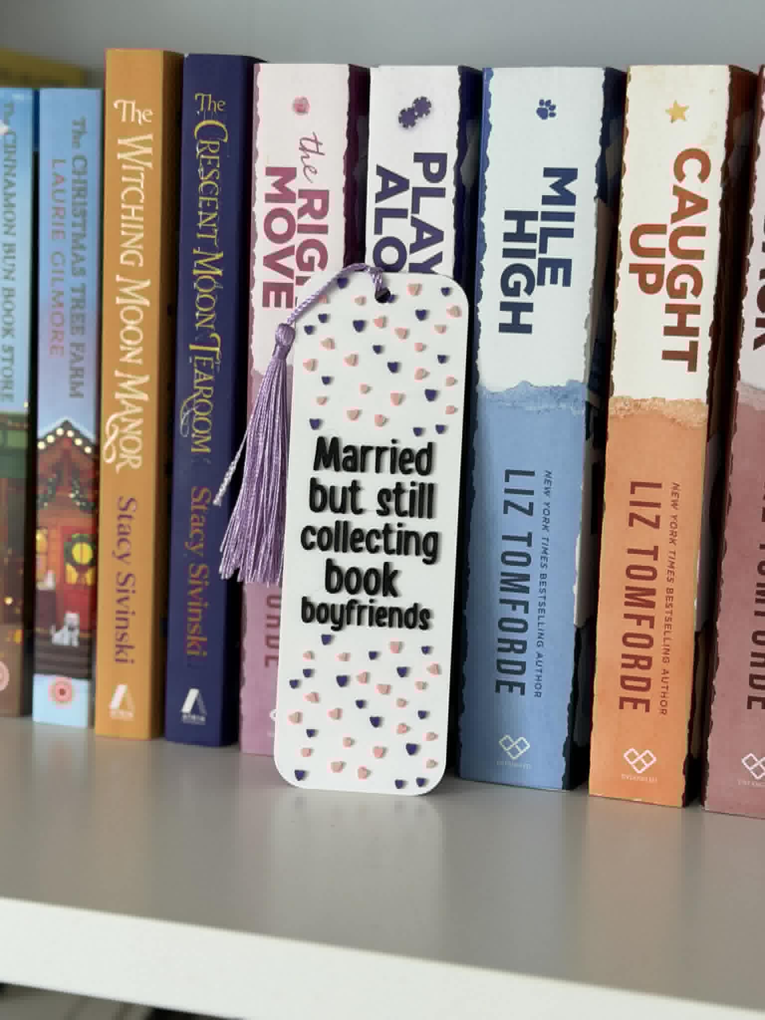 Bookmark - Married but still collecting book boyfriends